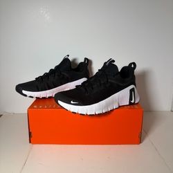 Nike Free Metcon 6 Women’s “Black White” (FJ7126-001)- BRAND NEW - Women’s Size 8