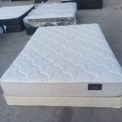 Queen Mattress And Box Spring 