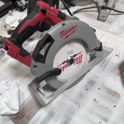M18 Milwaukee Circular Saw