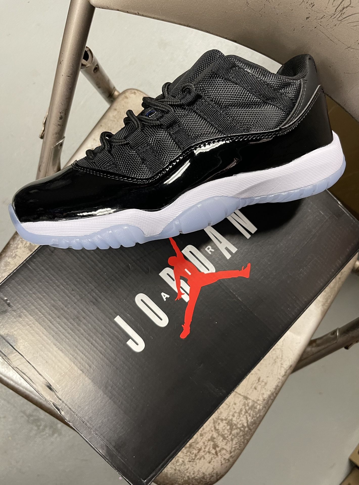 Jordan 11 (sizes 7-13)