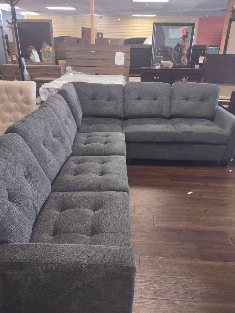 New Comfortable Sectional Sofa 