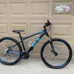 GT Laguna Pro Mountain Bike