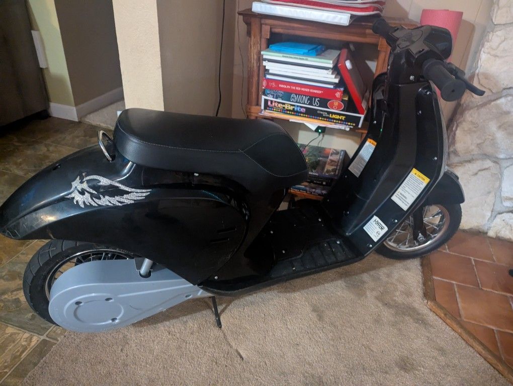 Hyper 24v Moped