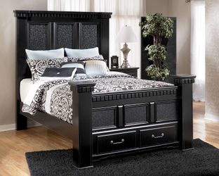 Beautiful storage bed! Other bedroom suite pieces available