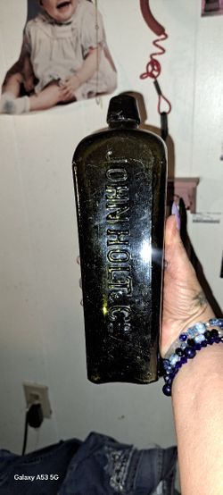 ANTIQUE GIN GLASS BOTTLE ATTIC FIND