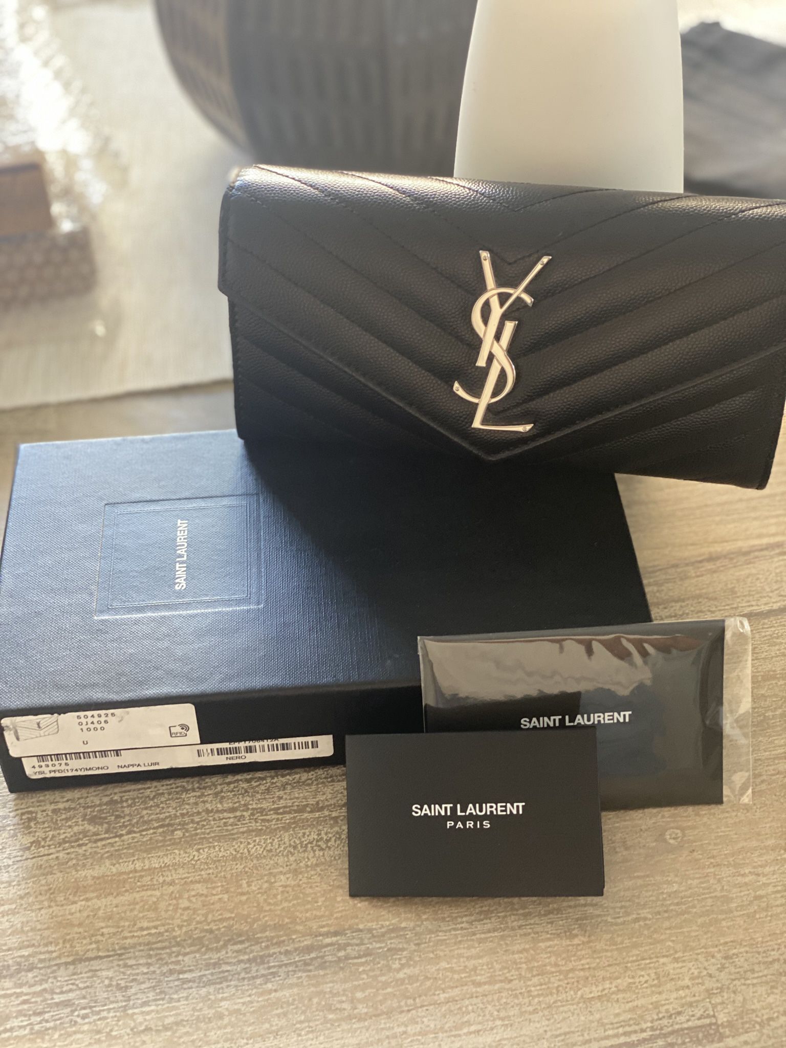 YSL Authentic Card Holder / Wallet for Sale in Las Vegas, NV - OfferUp