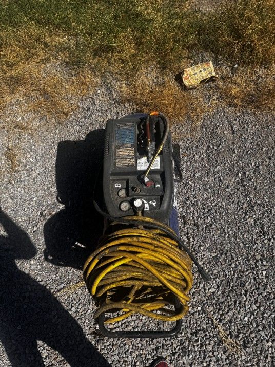 5HP CAMPBELL Hausfeld 20 Gallon Horizontal Air Compressor