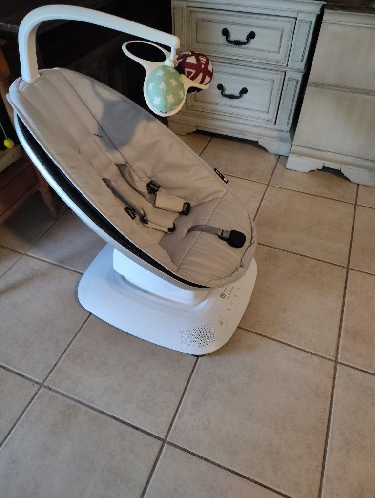 4moms MamaRoo Multi Motion Baby Swing