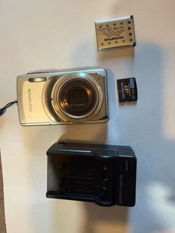 Olympus Stylus 7010 12MP 7x Zm Digital Camera w/ Battery, Charger, Memory Card