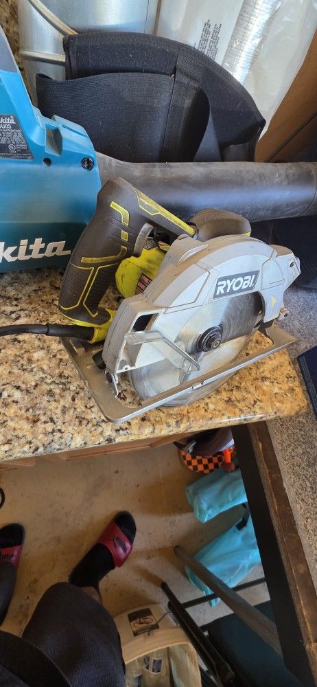 Ryobi Circular Saw 7"¼ With Laser 