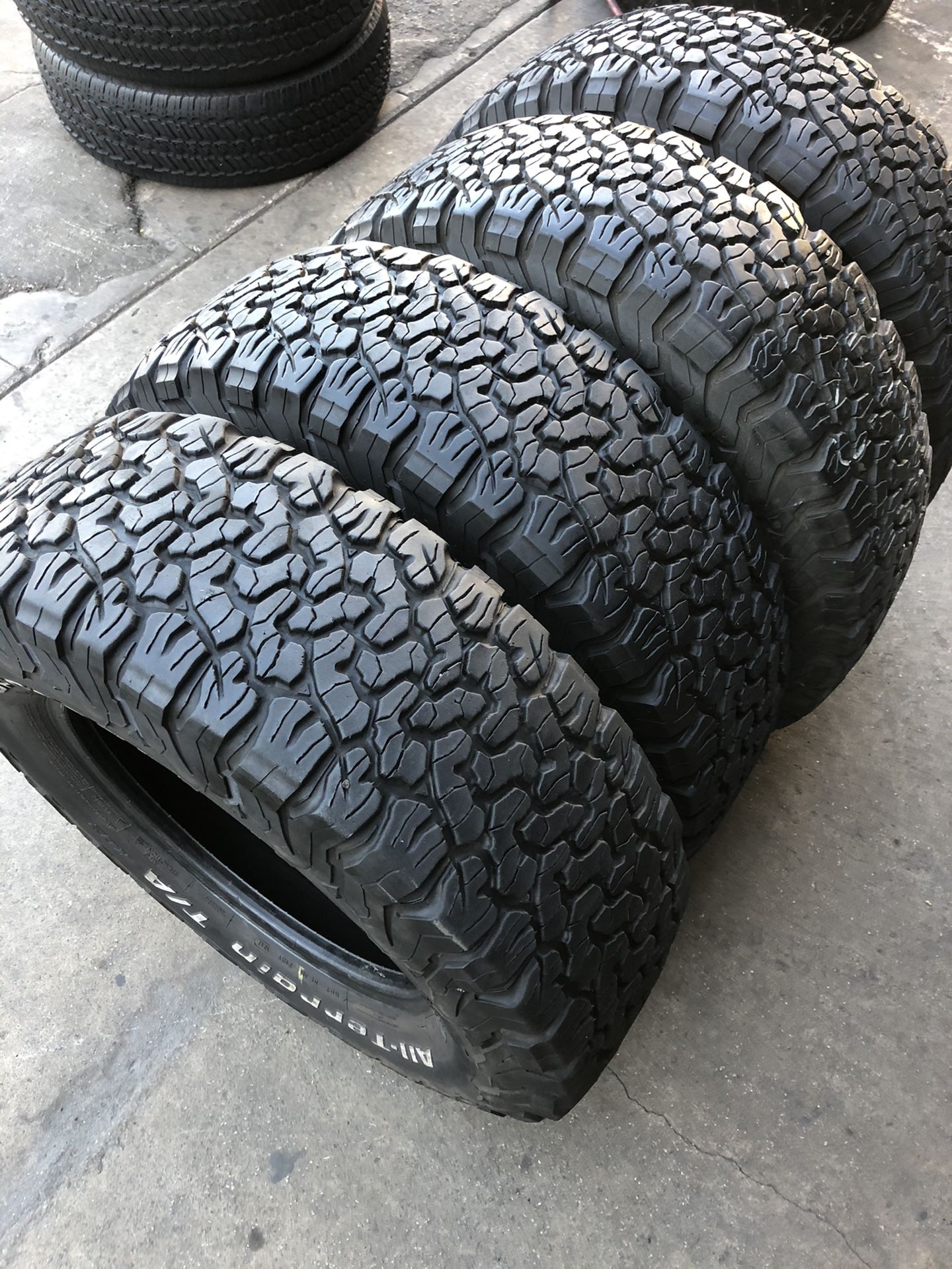 265/70R17 BFGoodRich ko2 tires (4 for $400)