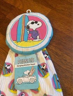 New Hanging Kitchen Towel - Peanuts Snoopy