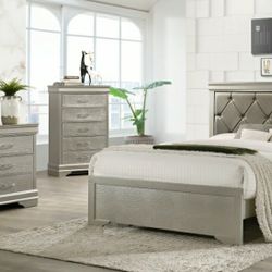 [SPECIAL] Amalia Gold Panel Bedroom Set

