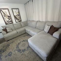 Light beige Sectional couch U shape 🛻Delivery Available🛻