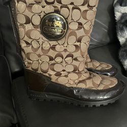 Selling Woman’s Coach Boots 