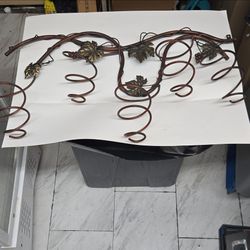 Metal Grapevine Wall-Mount Wine Bottle Rack