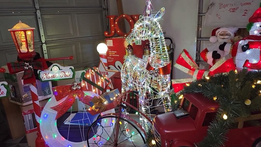 CHRISTMAS SELLING over 20 items Indoor And Outdoor