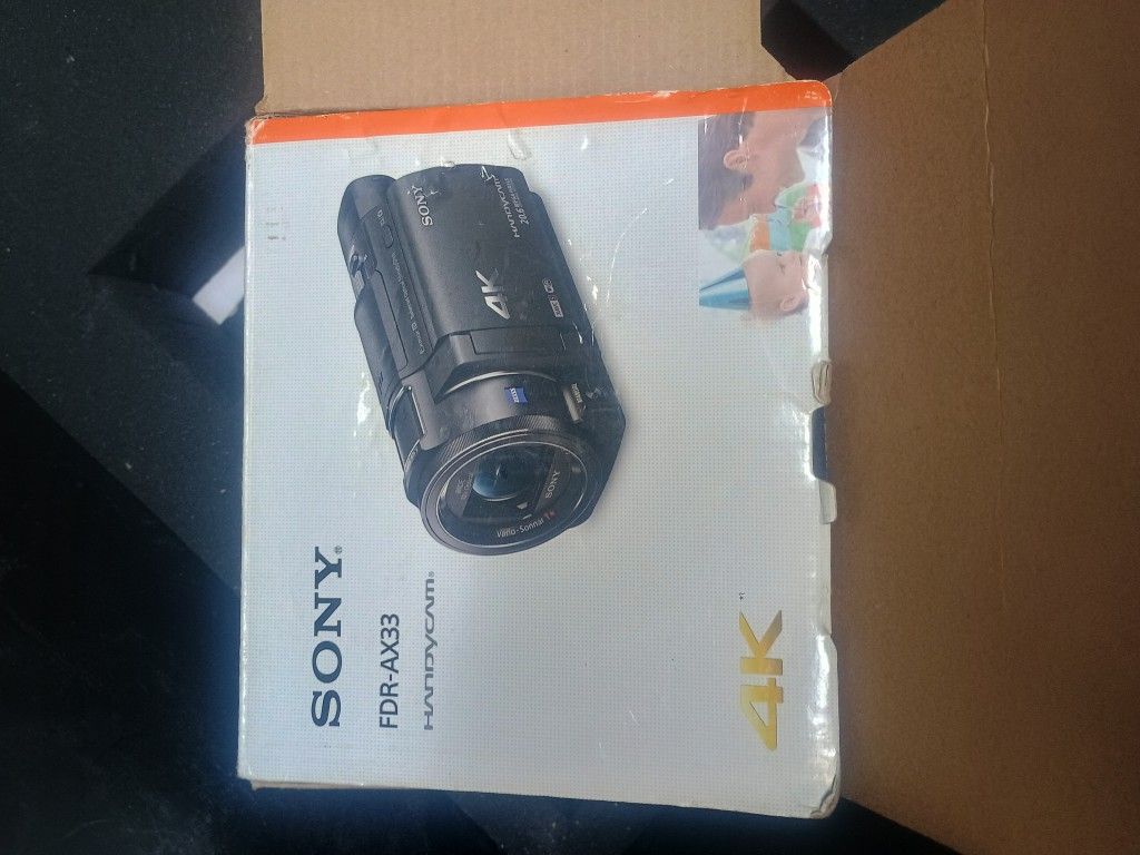 Sony Handycam FDR-AX33 4K Digital Camcorder 20.6MP W/Charger