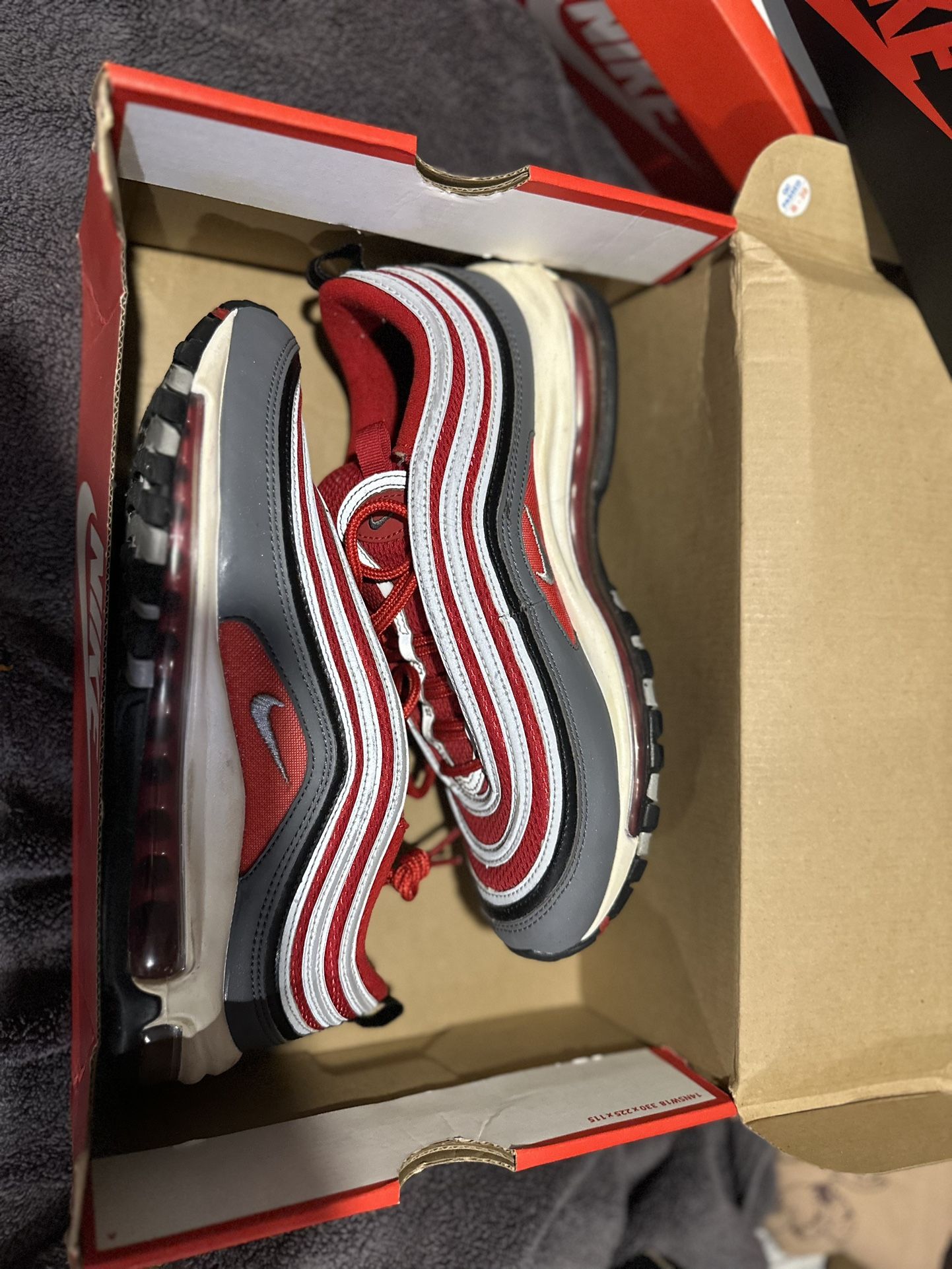 Air max 97 dark grey gym red store