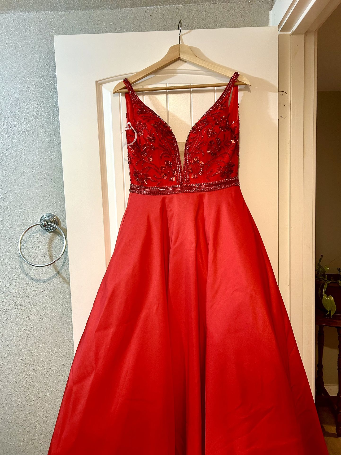 Red Sherri Hill Prom Dress