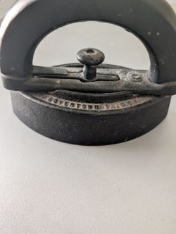 Colebrookdale Iron Co. No. 50 Sad Iron  Rusty, Antique