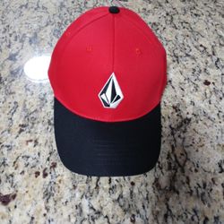 Volcom red mens hat size large/Extra Large