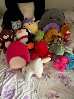 Large Lot of Stuffed Animals and Squishmallows