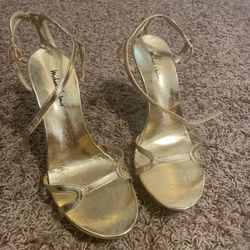 👠 Gold Strappy Heels – Michael Antonio Size 10 | Elegant & Glamorous