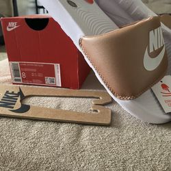 W 8 NIKE VICTORI ONE SLIDE