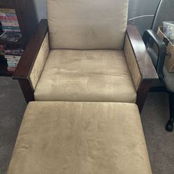 Chair With Ottoman