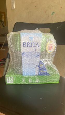 Brand new Brita Large 10 Cup Grand Water Filter Pitcher Green