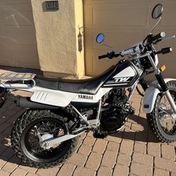 Yamaha TW200 Motorcycle 