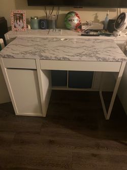 Small desk