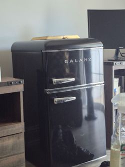 Black Galanz Mini Fridge and Microwave set