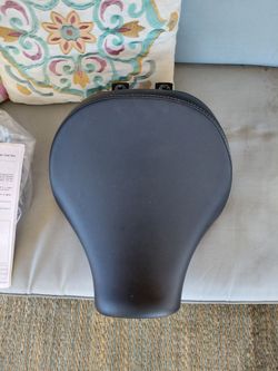 Royal enfield meteor 350 seat