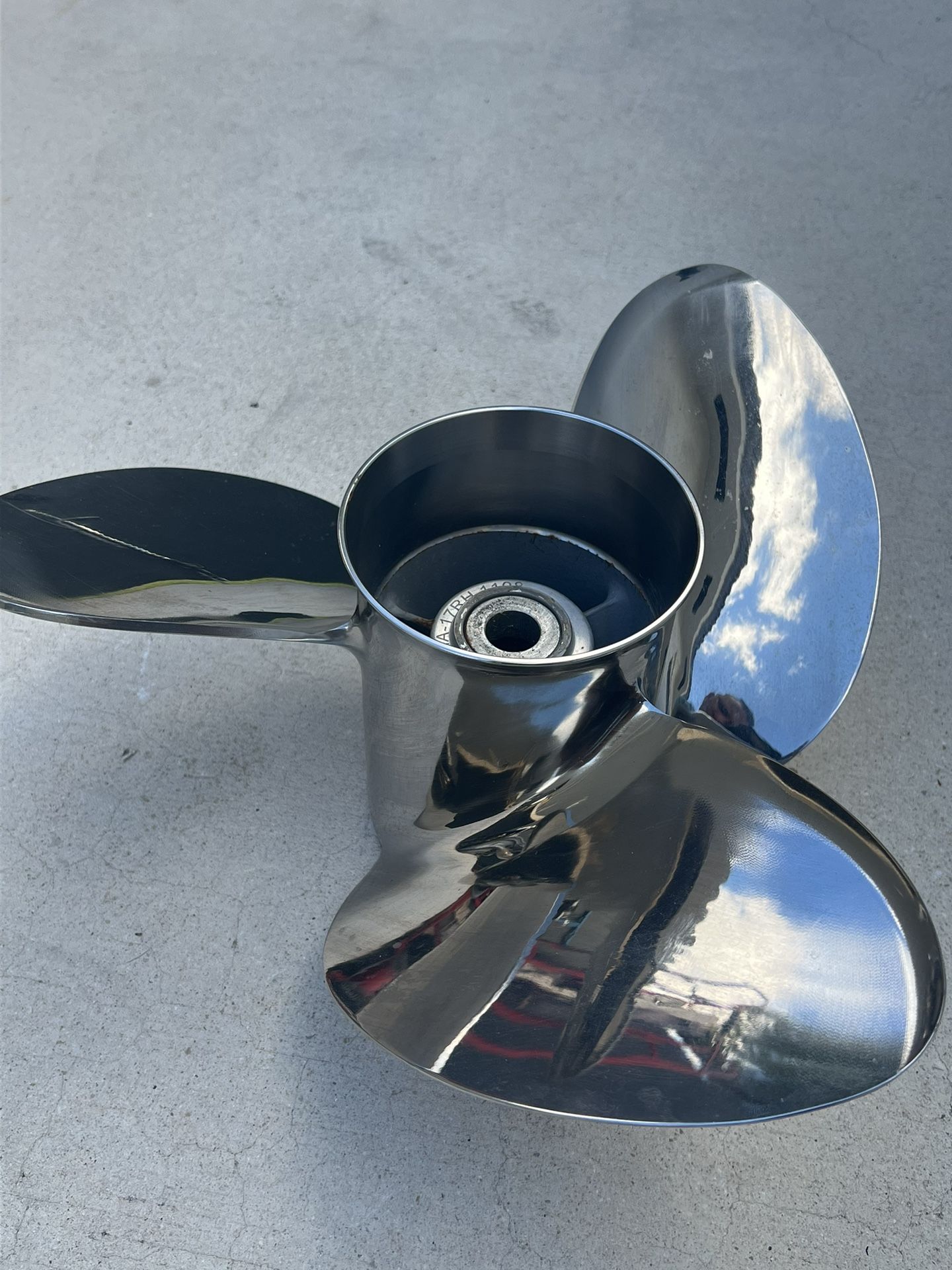 Propela Yamaha Mercury Nueva 14 1/2 X 17