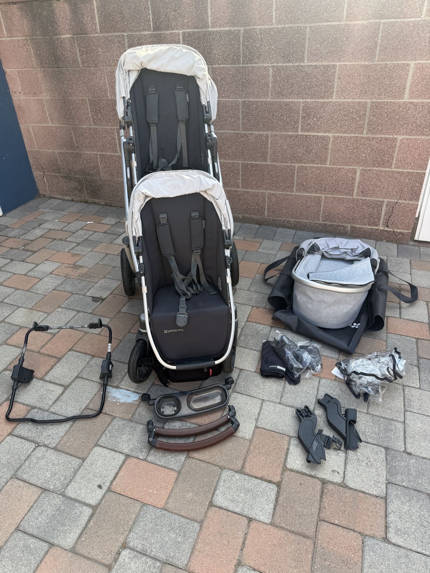 Uppababy Vista V2 Double Stroller 2023 + Bassinet + Tons Of Extras!