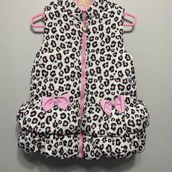 KIDS HEADQUARTERS girls puffer vest w/2 pink bows; heart shaped zipper; Size 6