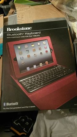 Brand new Ipad case with Bluetooth keyboard