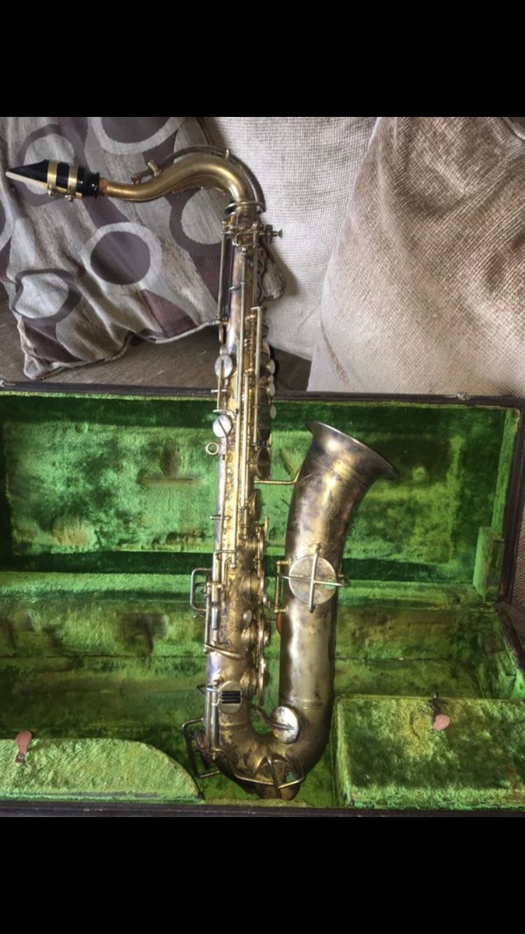 Buescher true tone saxophone