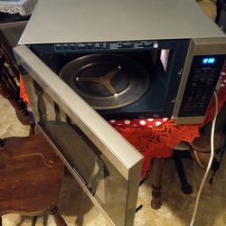 Electric Microwave Samsung  24X17 Very Good  Work Perfect 