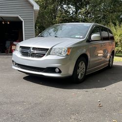 Very well kept handicap accessible van with all the options possible