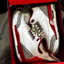 Jordan 3s cardinal red 