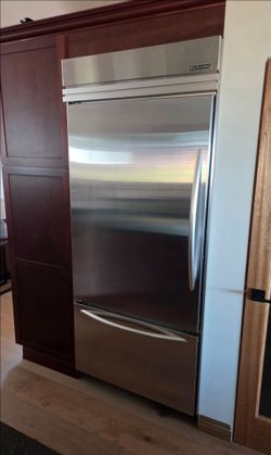 Kitchenaid 36" 20.8 ft^3 Built-in Refrigerator