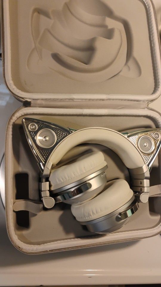 Ariana Grande Wireless Headphones