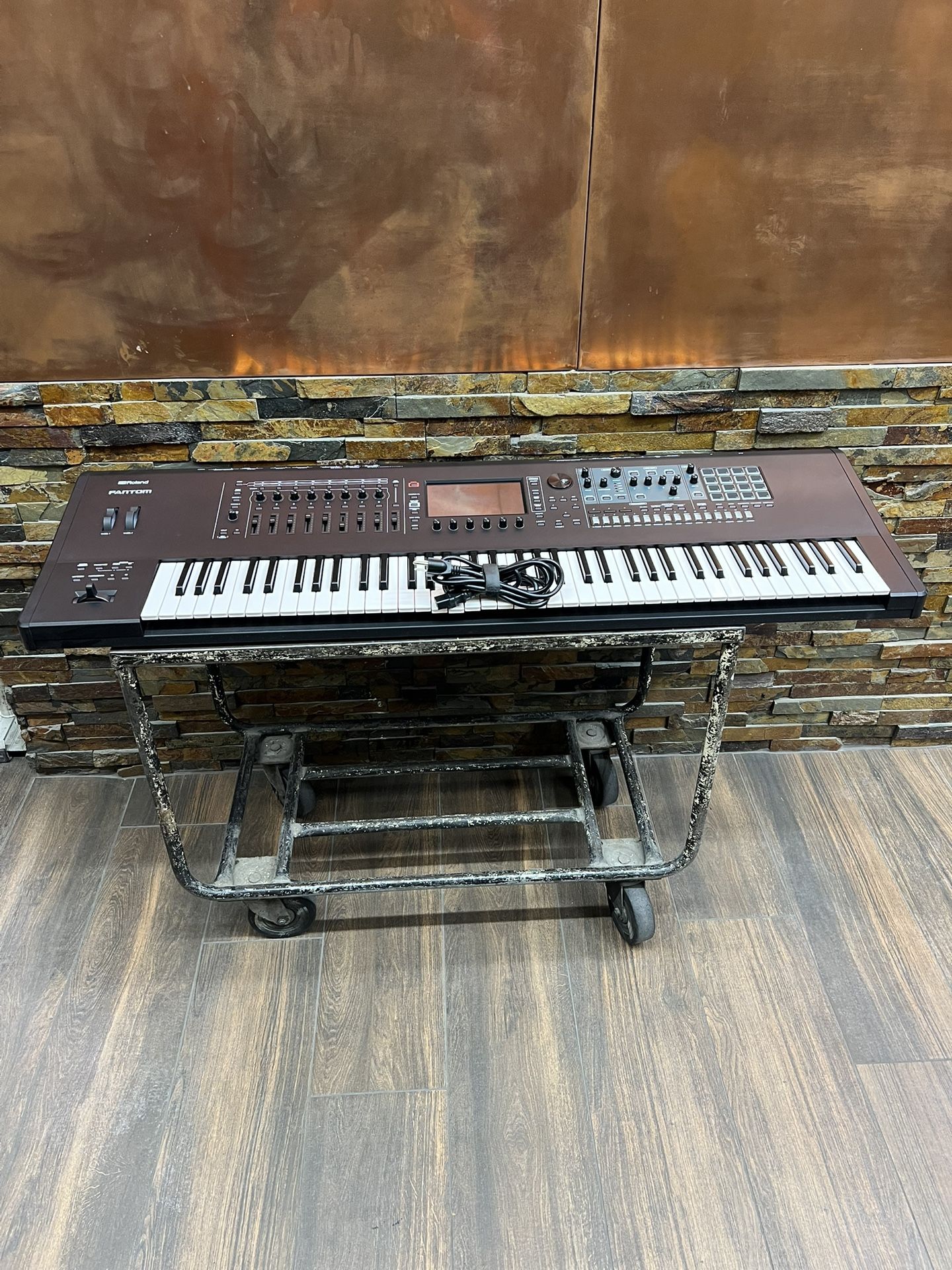 Roland FANTOM-7 76-Key Synthesizer Workstation Keyboard Like New!!Roland,roland Keyboard,Roland Synthesizer,workstation,Roland Workstation,