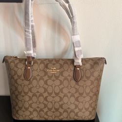 Coach Tote Bag In Signature Canvas