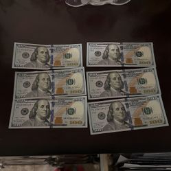 100 Dollars Bills