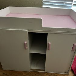 Changing Table With Changing Pad 