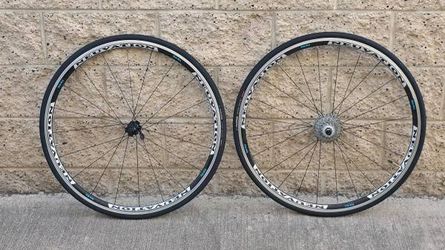 Neuvation Road Bike 700c Wheelset - Excellent Condition